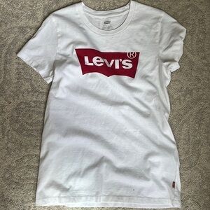 Woman’s Levi’s T-Shirt Size Extra Small